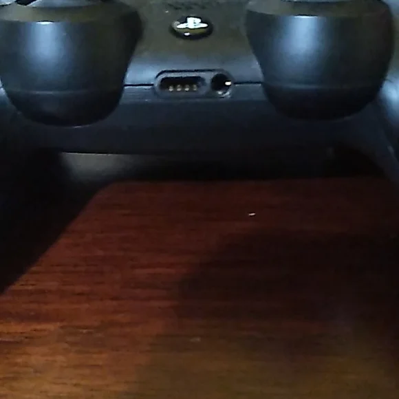 Ps4 controller - Picture 2 of 3